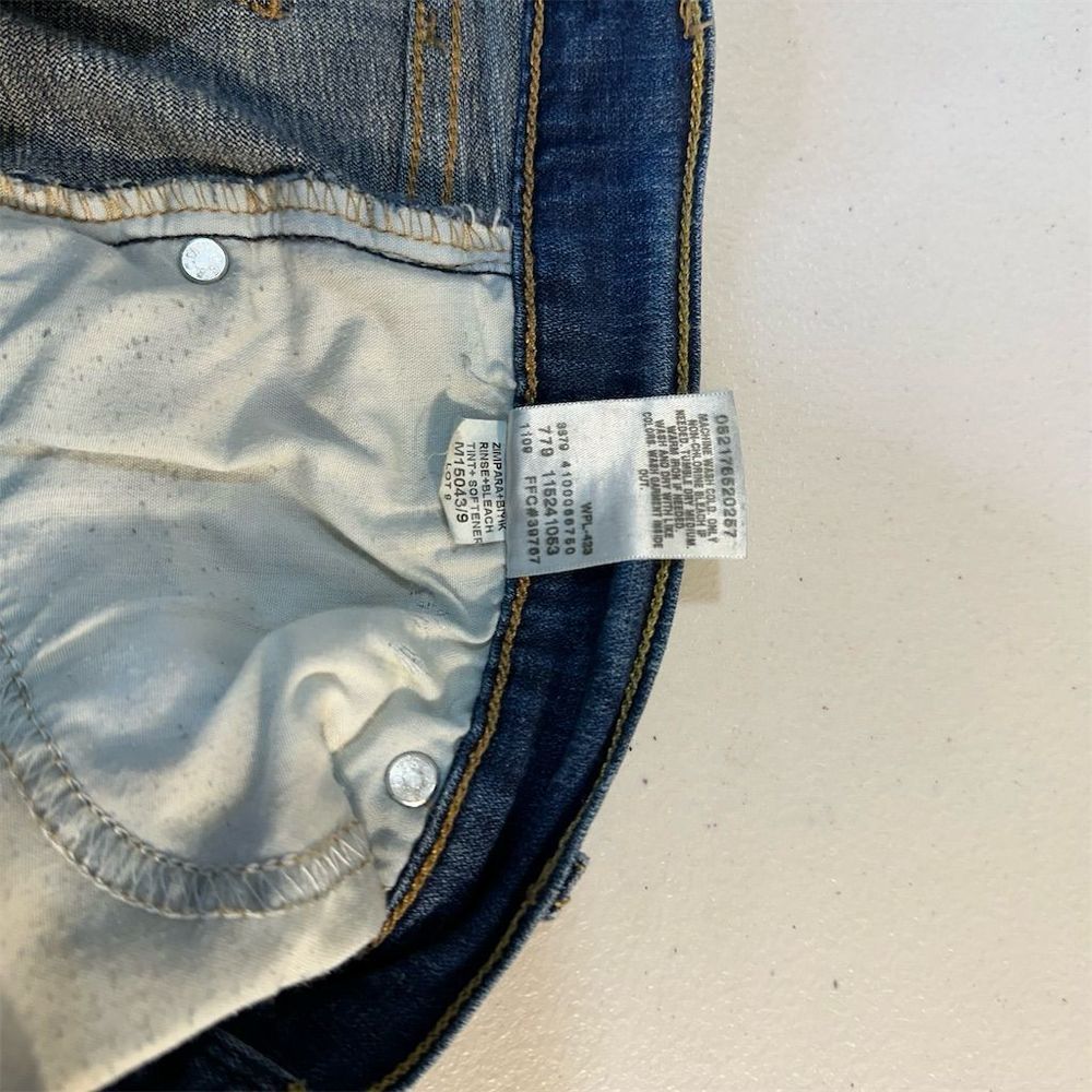 Levi's Women's Too Super Low 524 Bootcut Jeans Size 13 Blue Dark Wash - Picture 8 of 15
